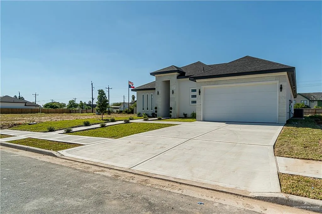 3 bed, 3.5 bath, 1982 sqft, $2,400 — Photo 3