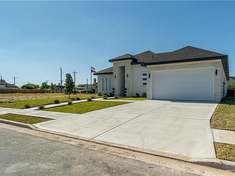 2804 Magnolia Dr E — Photo 3