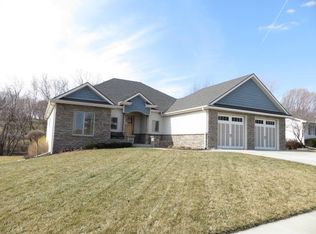 212 Fischer Dr, Woodbine, IA 51579