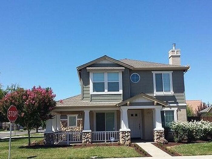 1st image of 2503 Rose Hill Ln