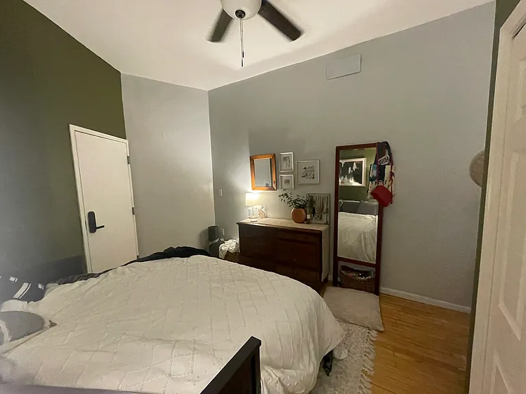 1801 S Throop St #202 — Photo 9
