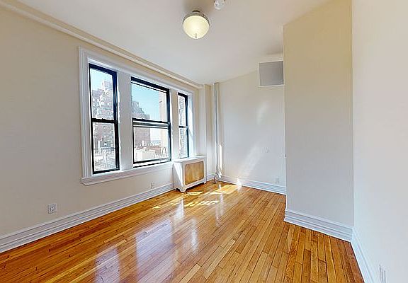 2nd image of 324 W 84th St APT 83