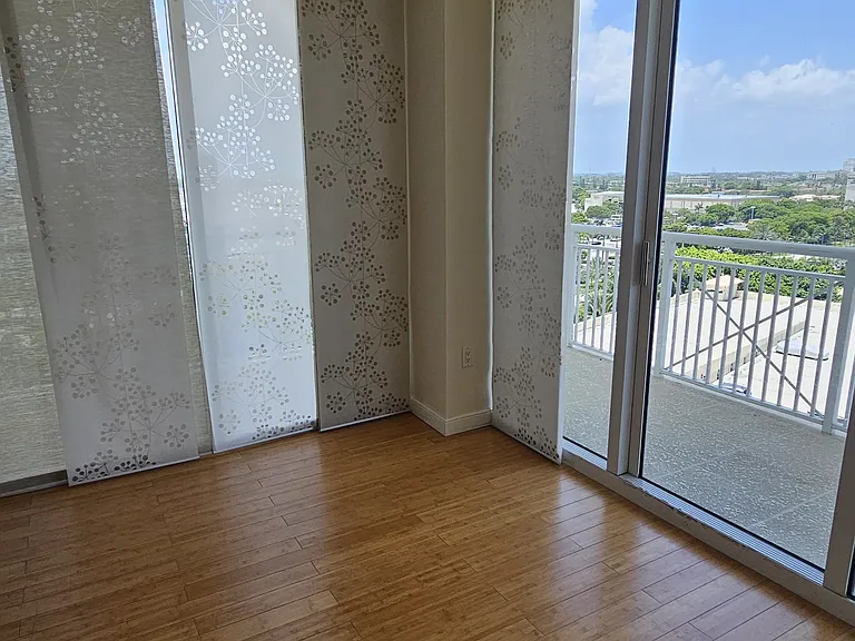 19501 W Country Club Dr #1013 — Photo 31