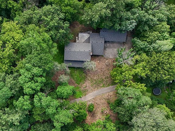 2nd image of 15432 Highwood Dr