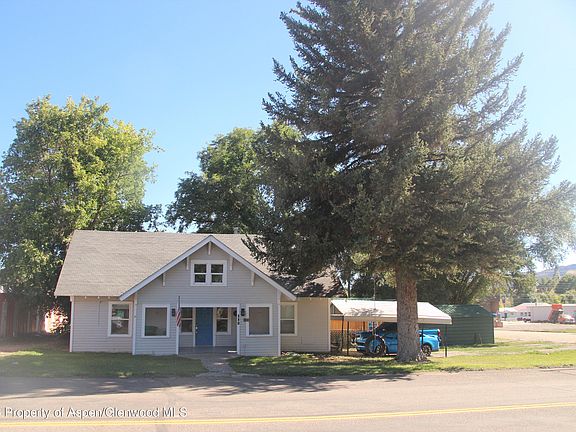 3rd image of 880 Main St