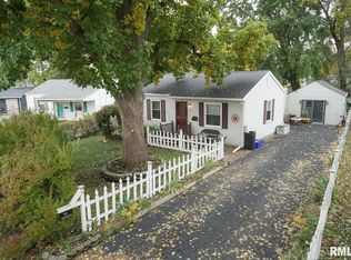 6 Saint James Ct, Springfield, IL 62703