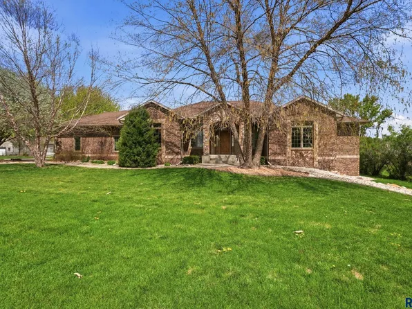 46746 265th St, Sioux Falls, SD 57107