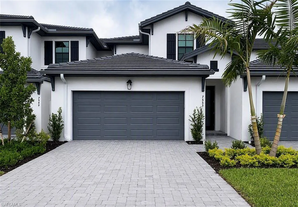 4 bed, 3.5 bath, 2025 sqft, $3,200 — Photo 1