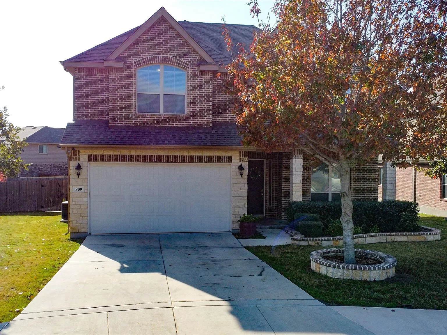 5 bed, 4.5 bath, 3160 sqft, $2,800 — Photo 2