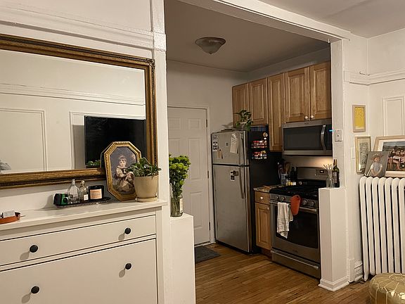 3rd image of 679 W Wrightwood Ave APT 2
