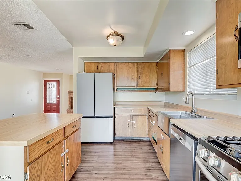 3917 W Oakey Blvd — Photo 12