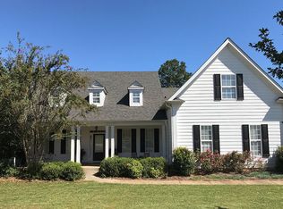 6407 Millstone Cove Dr, Flowery Branch, GA 30542