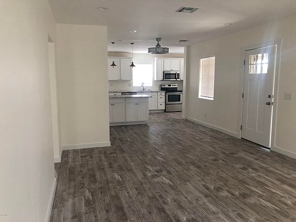3rd image of 326 W Highland Ave