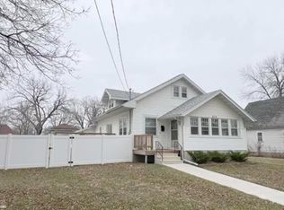 512 8th St NW, Mason City, IA 50401