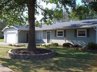 690 W Shore Blvd, Sheffield Lake, OH 44054