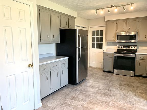 5th image of 8633 Churchill Dr