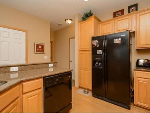 3rd image of 9646 Scott Cir N