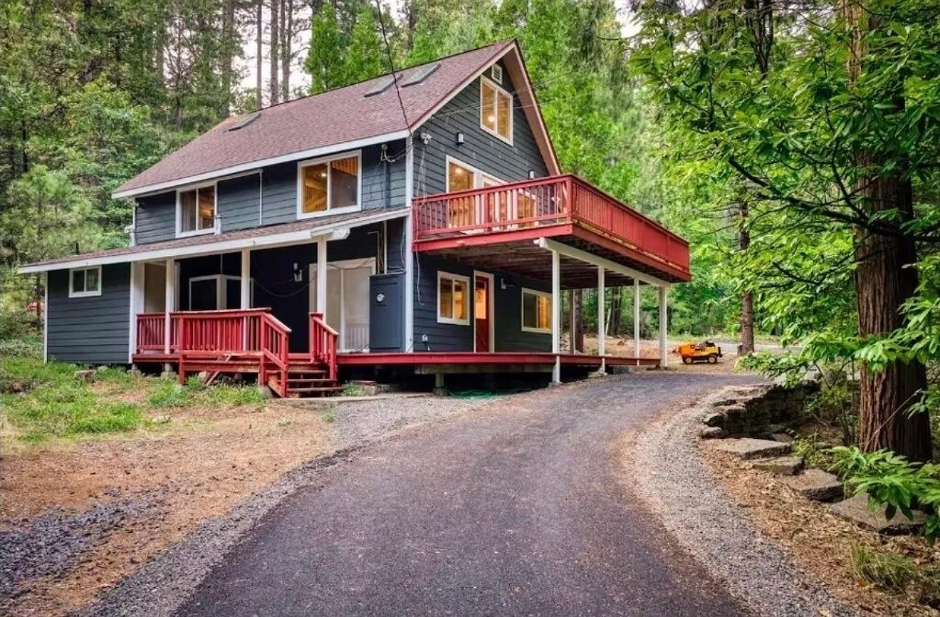 3 bed, 2200 sqft, $3,600 — Photo 1