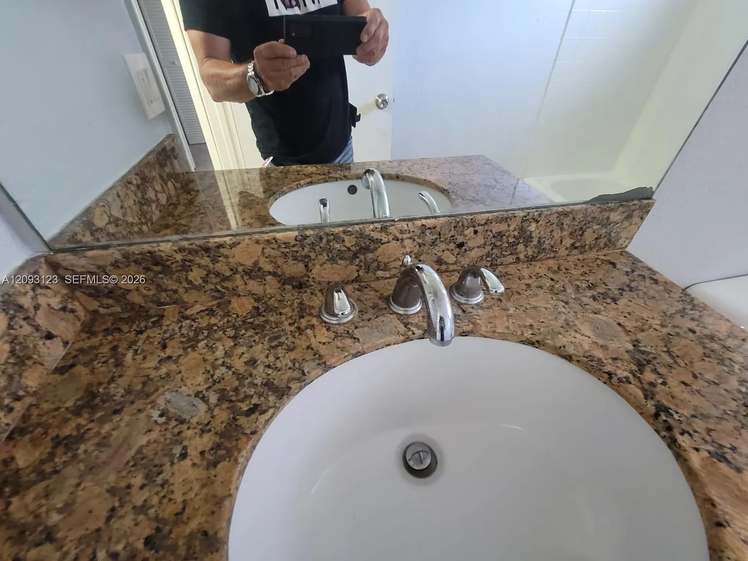 Palm Beach Grande Condo — Photo 3