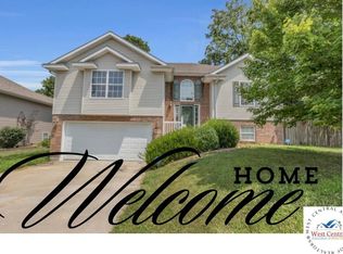 1918 Country Ridge Dr, Warrensburg, MO 64093