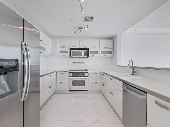 4th image of 6580 Indian Creek Dr APT 602