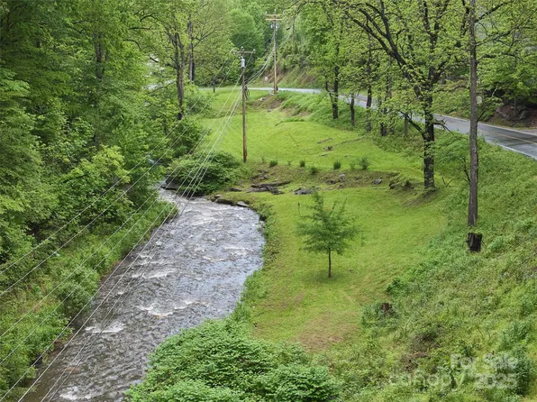 210 Conleys Creek Rd, Whittier, NC 28789