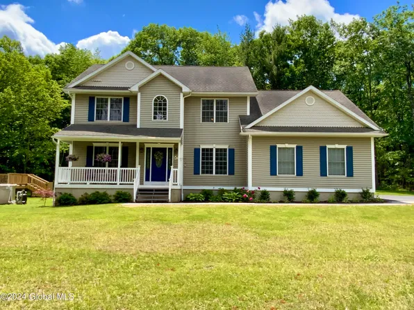 9 Prospect Avenue, Averill Park, NY 12018