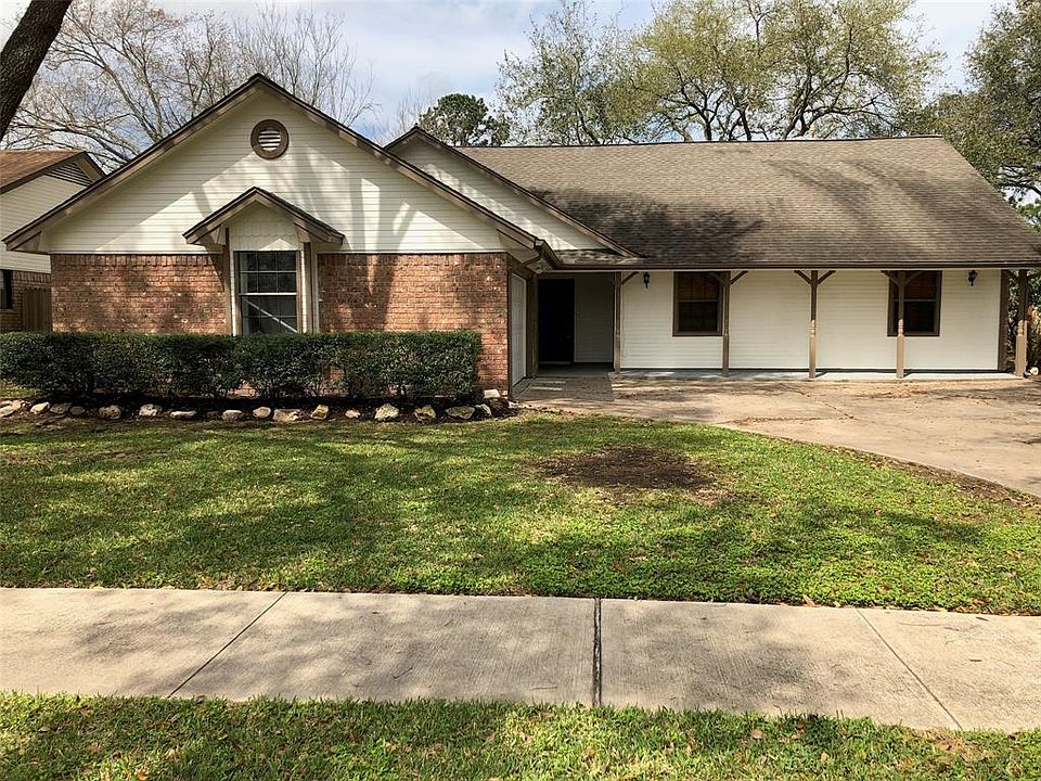 1st image of 2706 S Pinehill Dr