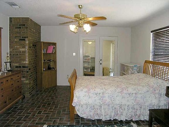 5th image of 2711 Citadel Dr