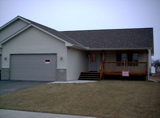 2304 Maple Ln, Buffalo, MN 55313