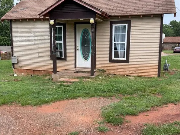 518 E 11th St, Chandler, OK 74834