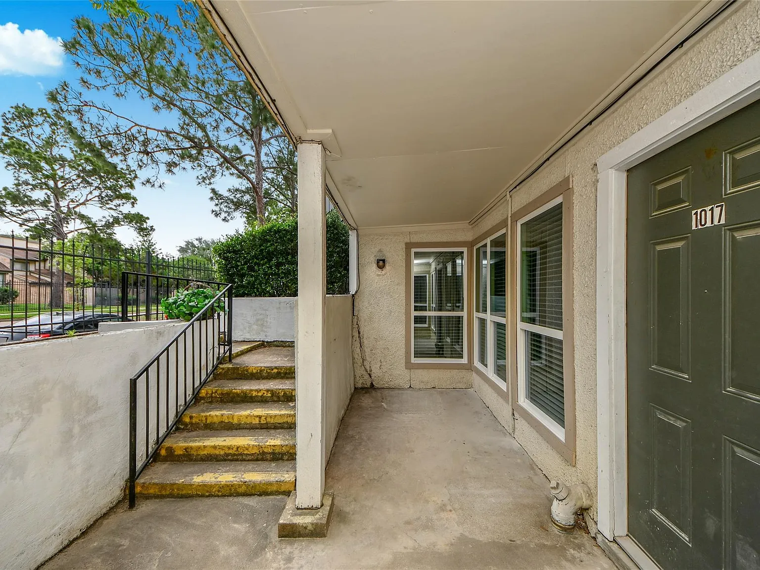 2 bed, 2.0 bath, 1280 sqft, $1,600 — Photo 2