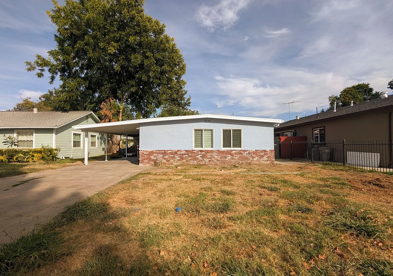 Great Looking 3bd / 1bth Single Family w/ huge yard! — Photo 4