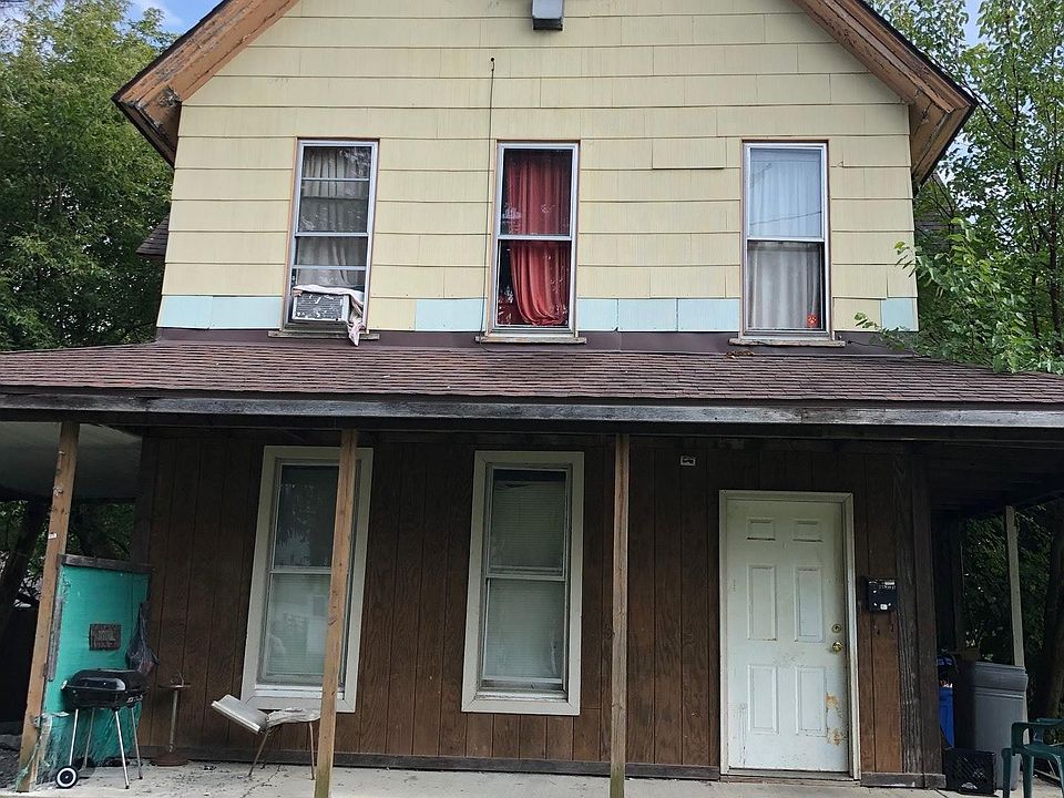 2nd image of 27 Finlay St