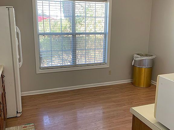 Spacious Kitchen 