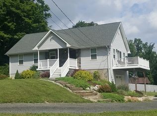 8 Kemah Lake Rd, Branchville, NJ 07826
