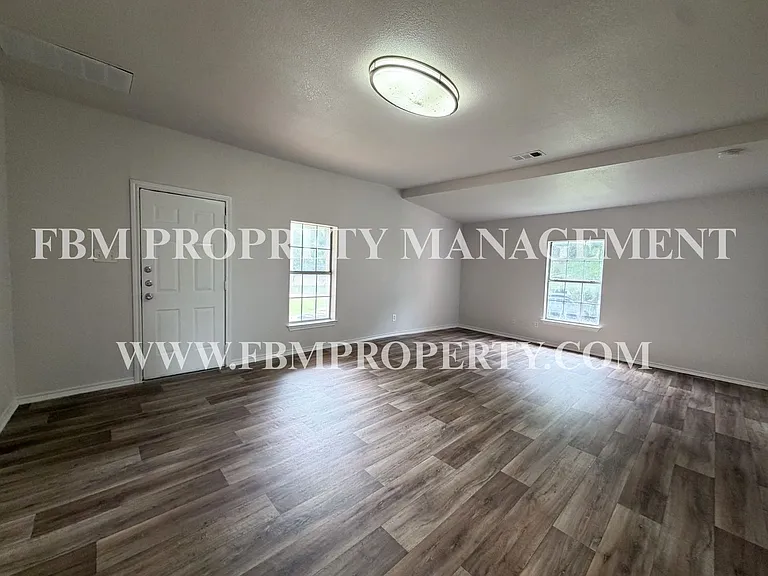 1309 N Clay St — Photo 3