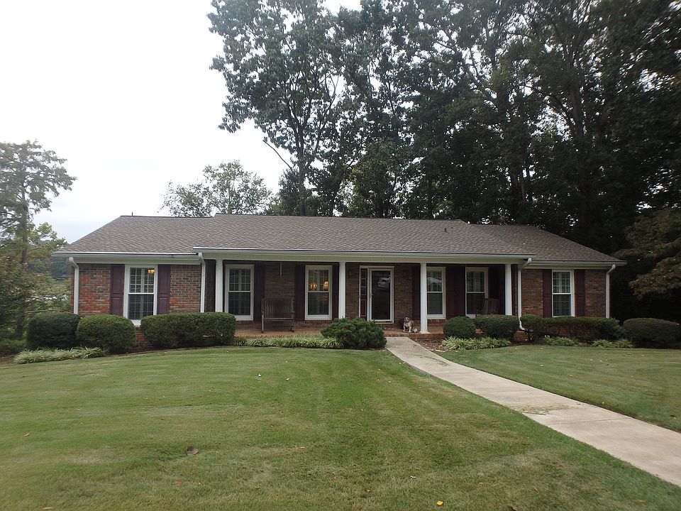 1st image of 302 Robinhood Dr