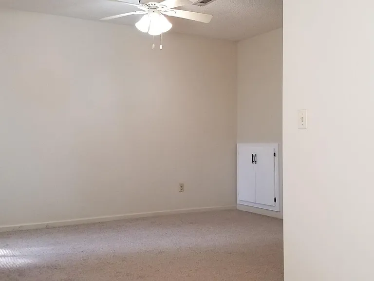 136 Woodfield Pl — Photo 14