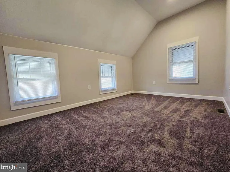 119 Mechanic St — Photo 16