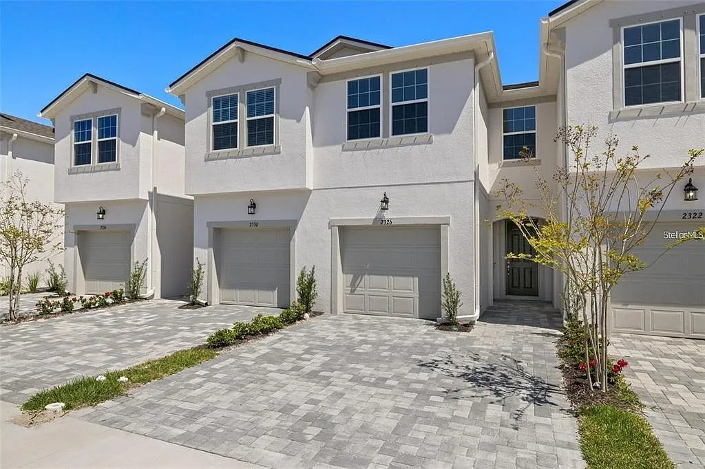 3 bed, 2.5 bath, 1680 sqft, $2,499 — Photo 1