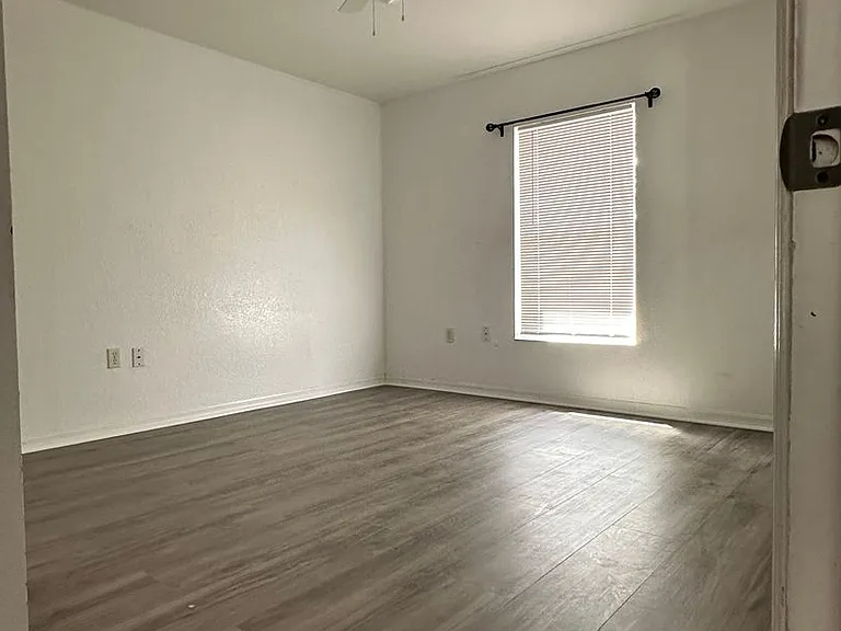 376 Marion Oaks Trl — Photo 9