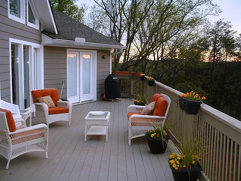 Rear deck