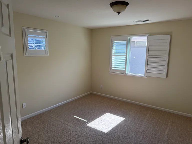 1427 Wyndham Ln — Photo 28
