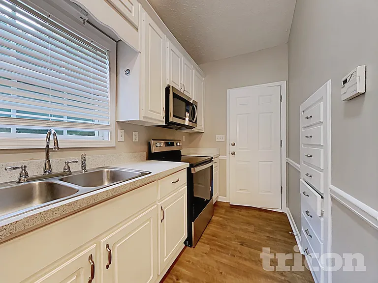 35 Crooked Creek Dr — Photo 7