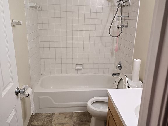 5th image of 5795 Pershing Ave APT 102