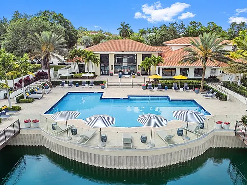 Arbor Oaks Apartments & Townhomes Photo 1