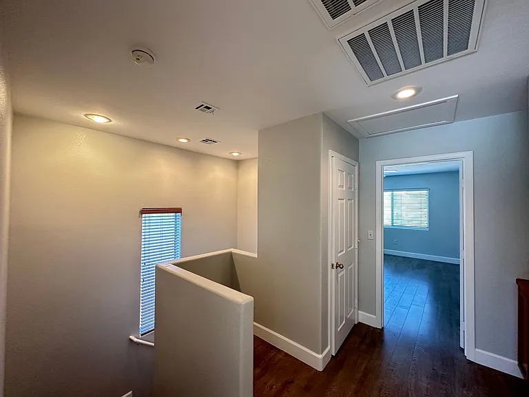 241 Crystal Rose Ct — Photo 9