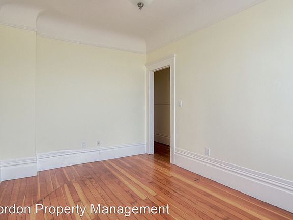 5th image of 174 Downey St