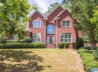 907 Park Crest Cir, Vestavia Hills, AL 35242
